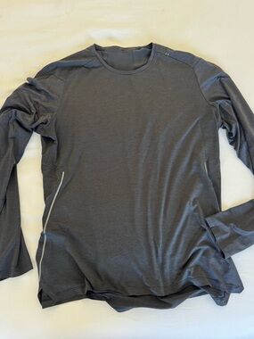 lululemon athletica Men's Long Sleeve Crew in Charcoal Black